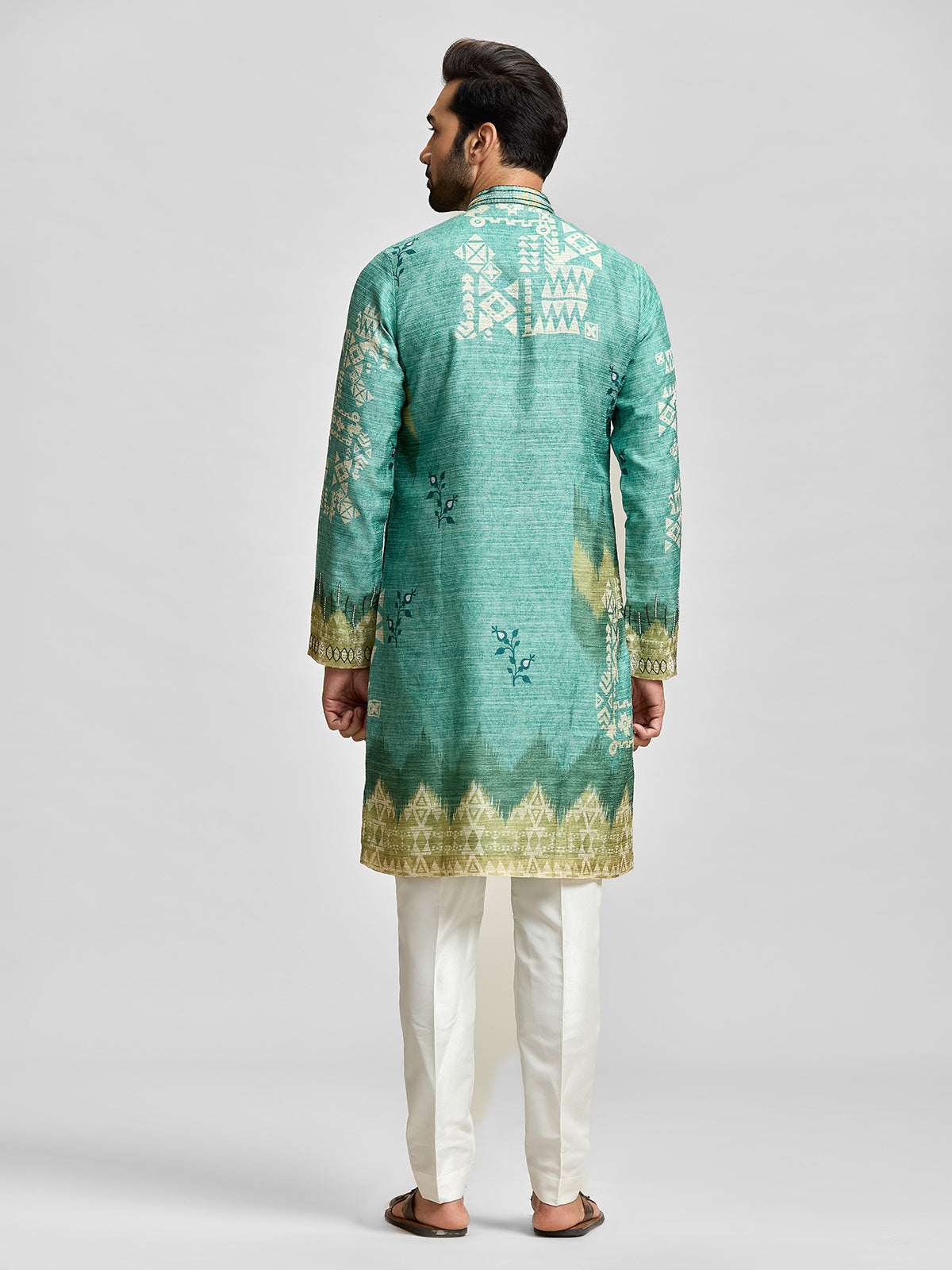 Blue thread embellished ceremonial classic