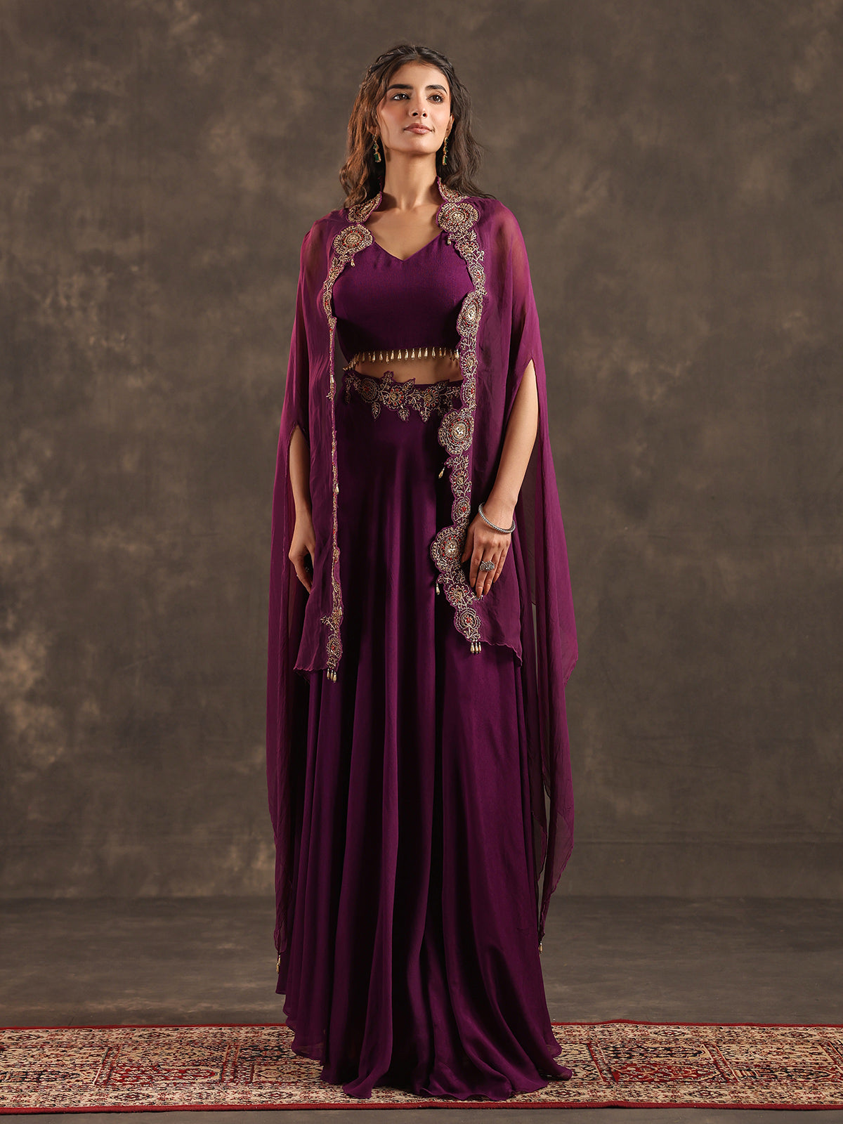 Purple viscose crepe palazzo suit with elegant shrug