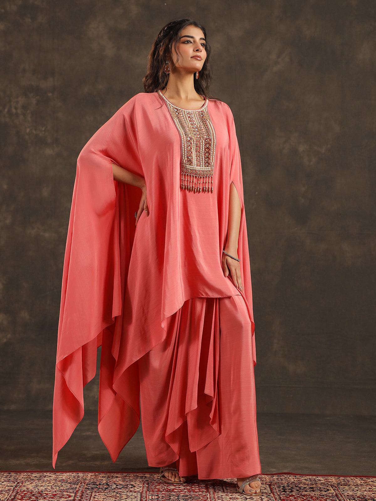 Pink viscose crepe kaftan suit with delicate sequin detailing