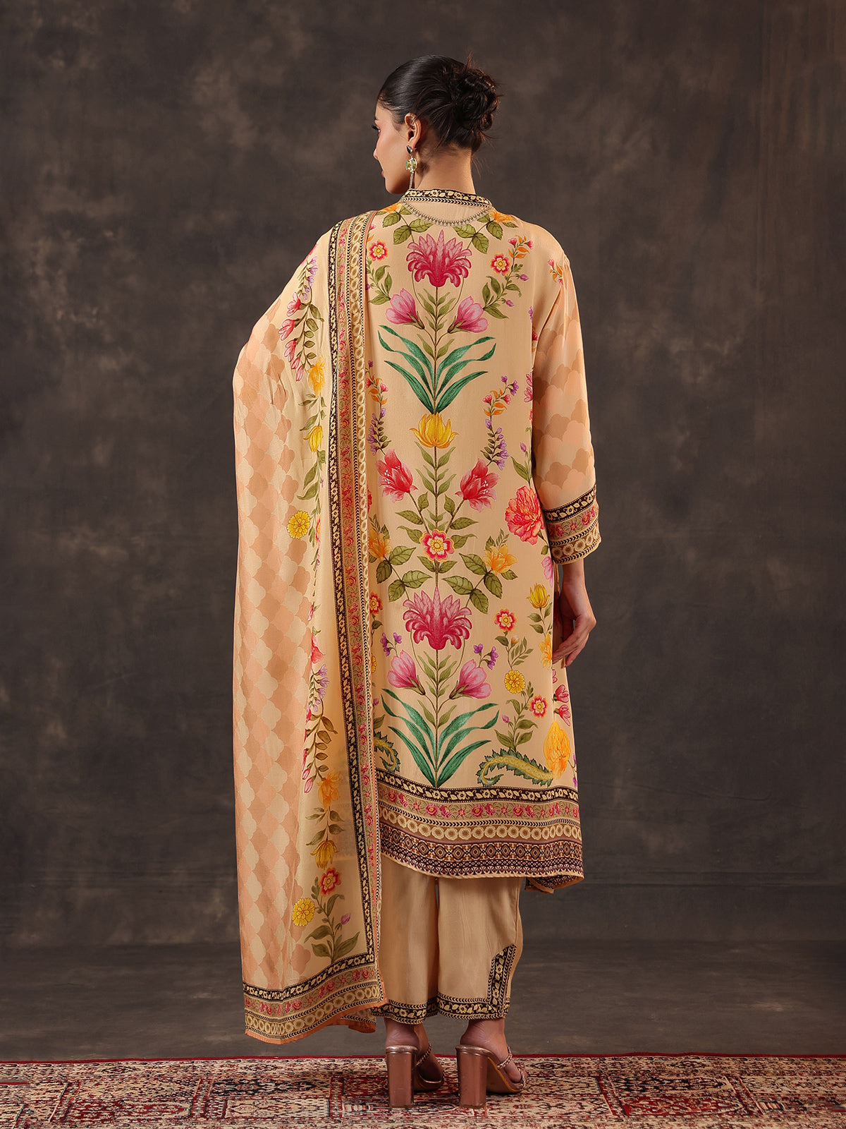 Cream viscose crepe printed kurti set with dupatta