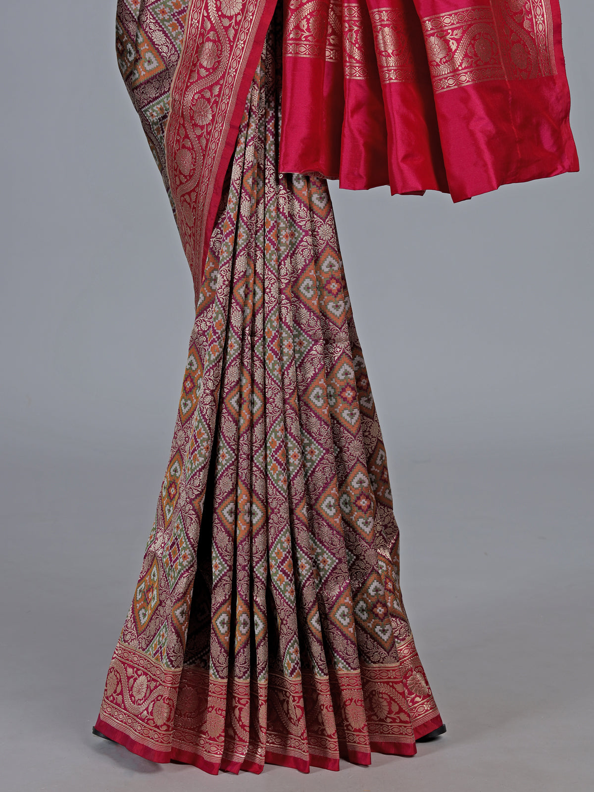 Red banarasi silk saree with geometric zari patterns