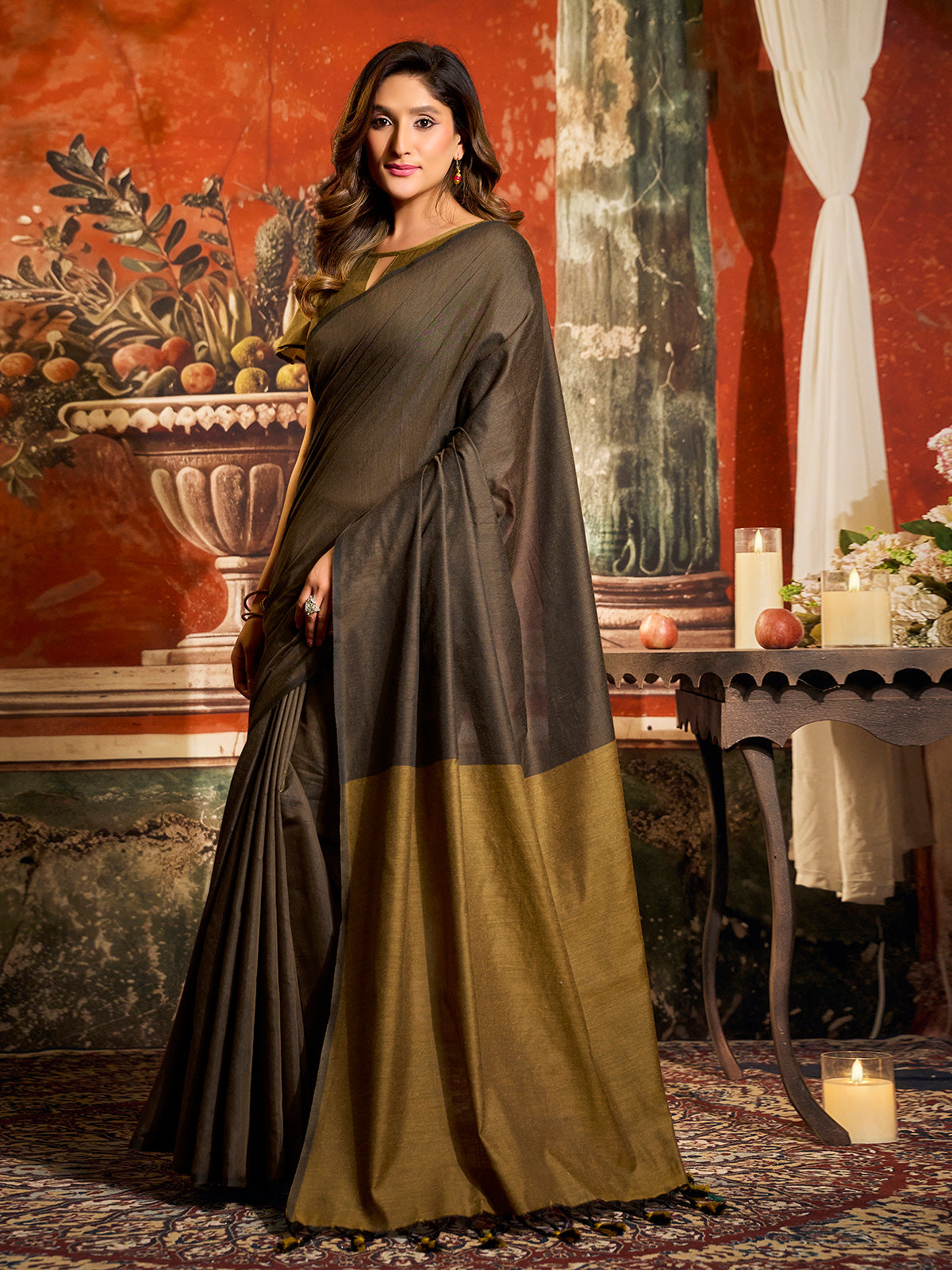 Charcoal grey cotton saree with contrast pallu detail