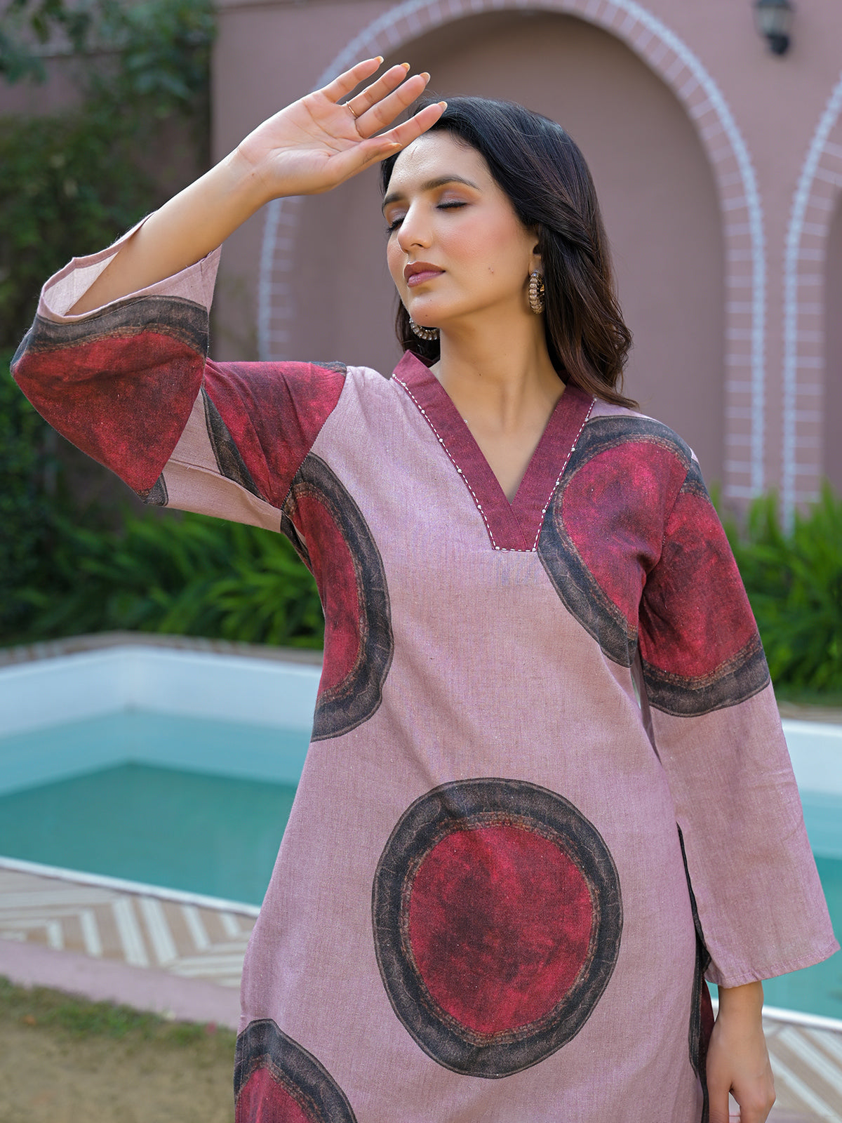 Onion pink printed kurti set with V neckline
