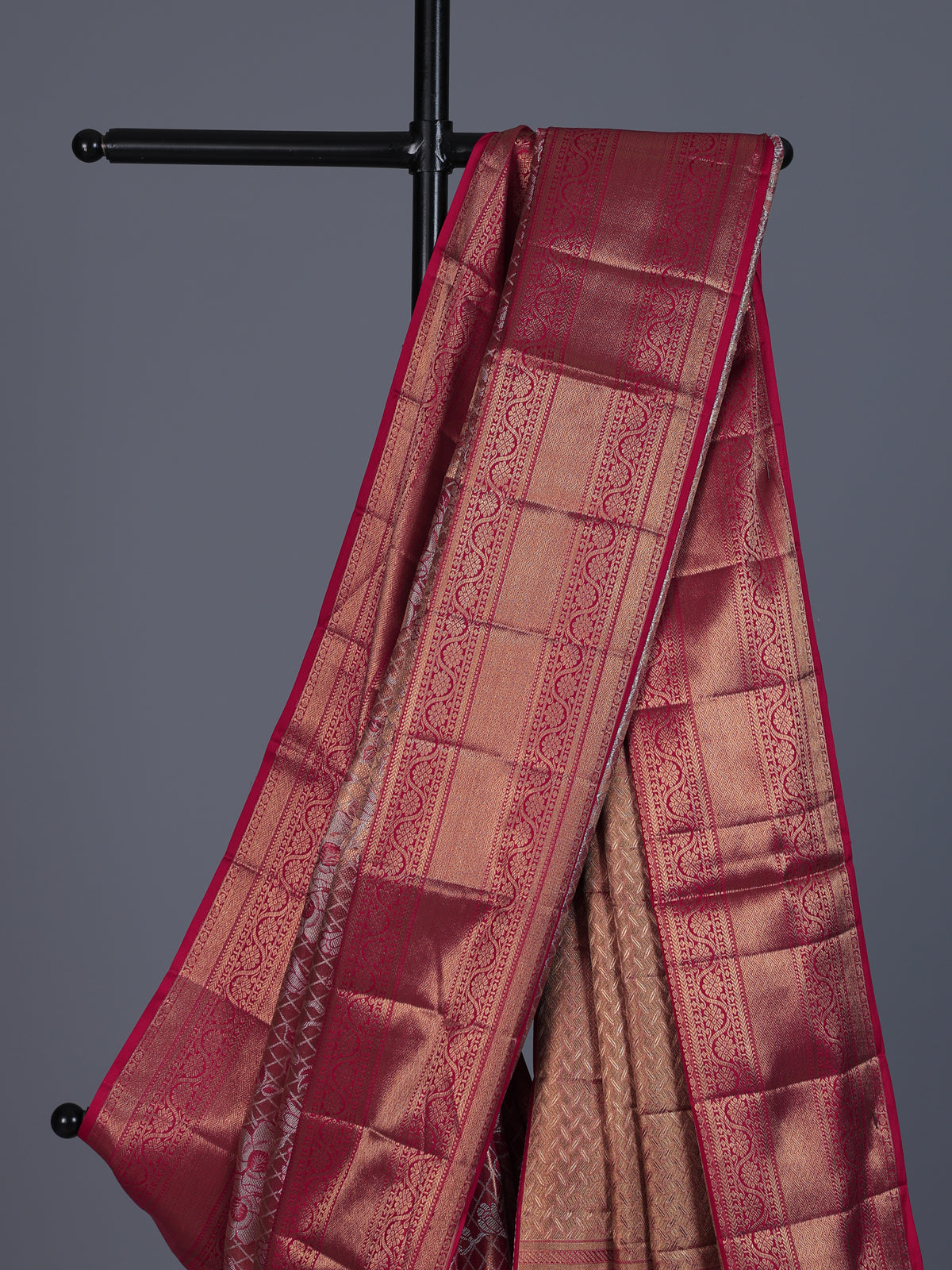 Pink Kanjivaram silk saree with all over jaal motifs