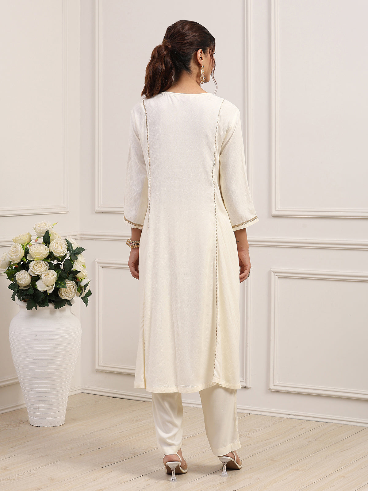 White zardosi embellished graceful ethnic statement