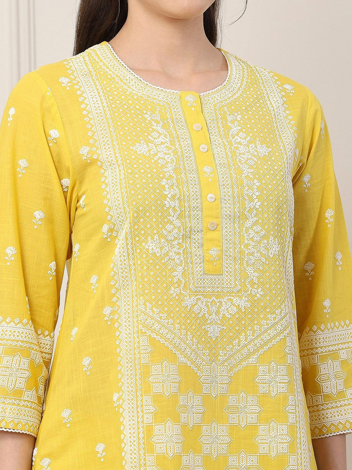 Lemon yellow embroidered straight fit classic