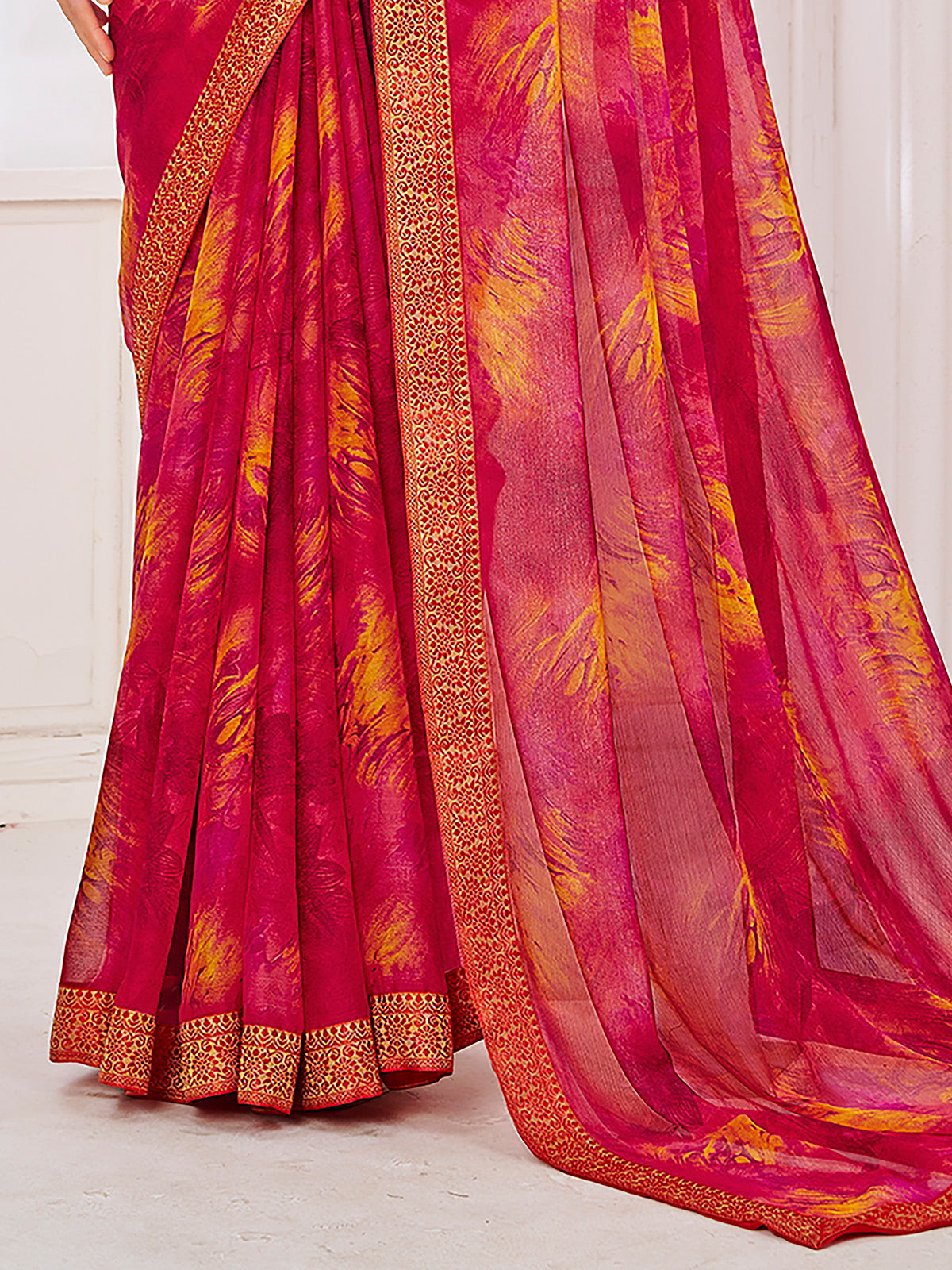 Pink elegant georgette saree with print