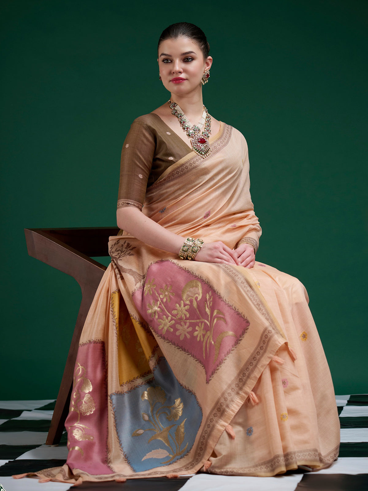 Peach jamdani cotton saree with refined traditional charm