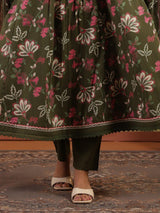 Mehendi green silk kurti set with floral dupatta elegance