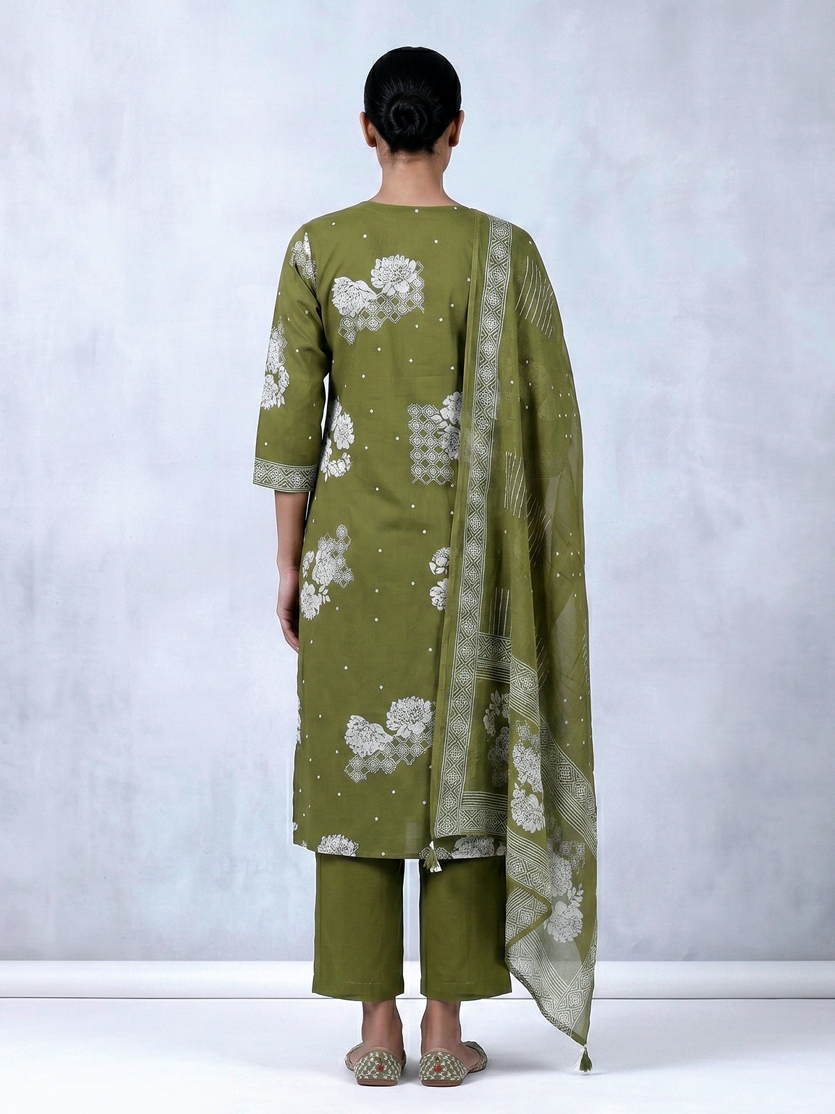 Mehendi green floral printed cotton silk kurti set