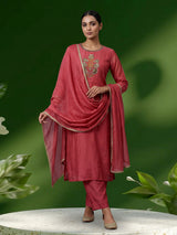 Rani pink kurti set highlighted with floral boota embroidery