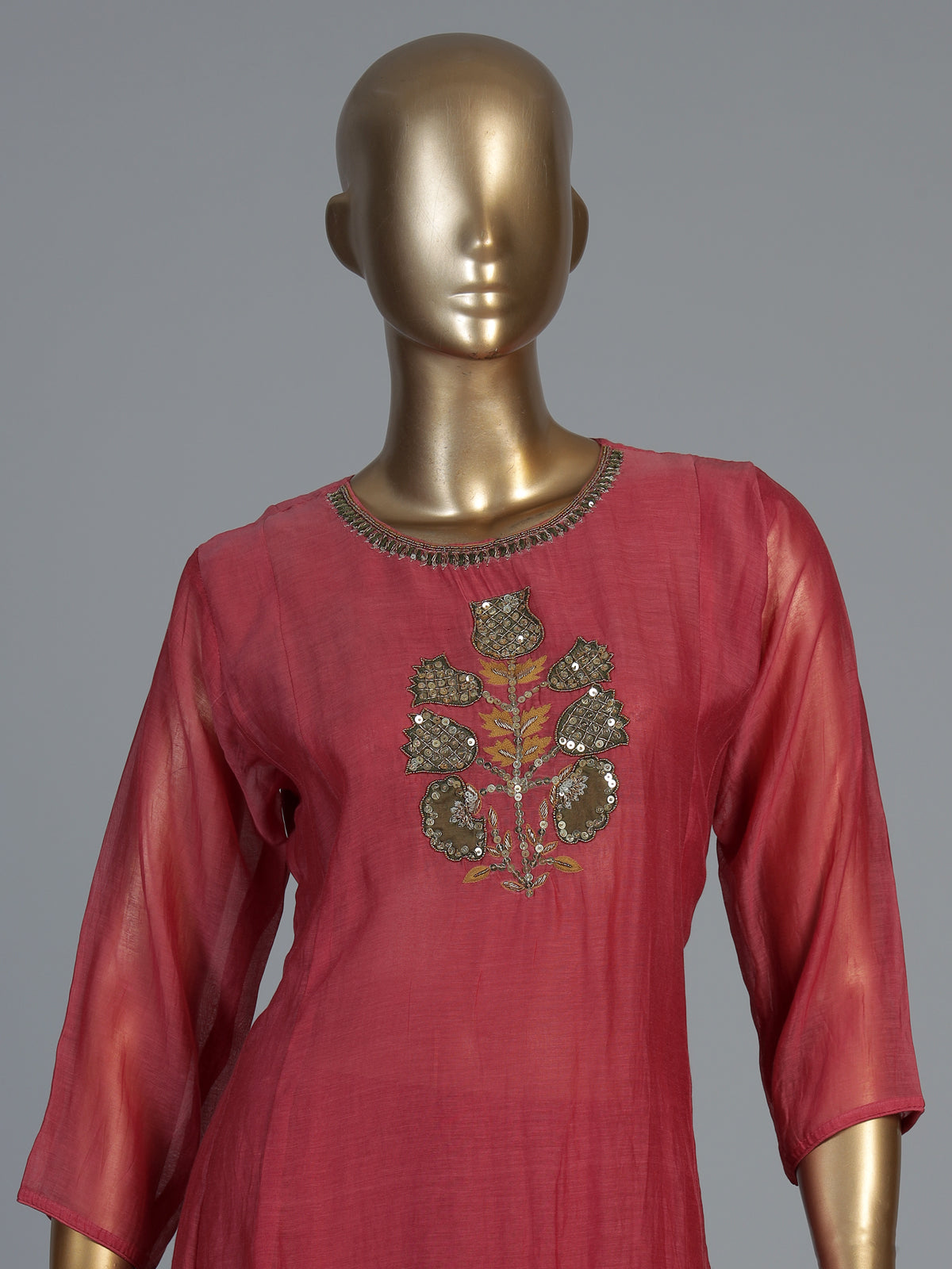Rani pink kurti set highlighted with floral boota embroidery