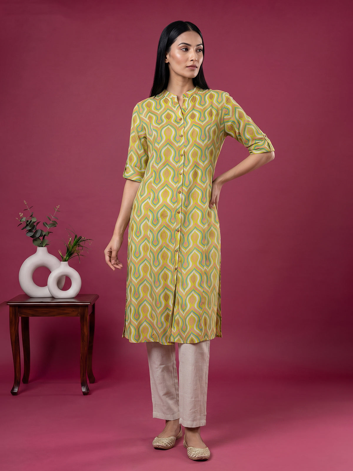 Yellow cotton silk texture printed casual stand collar elbow sleeve kurti