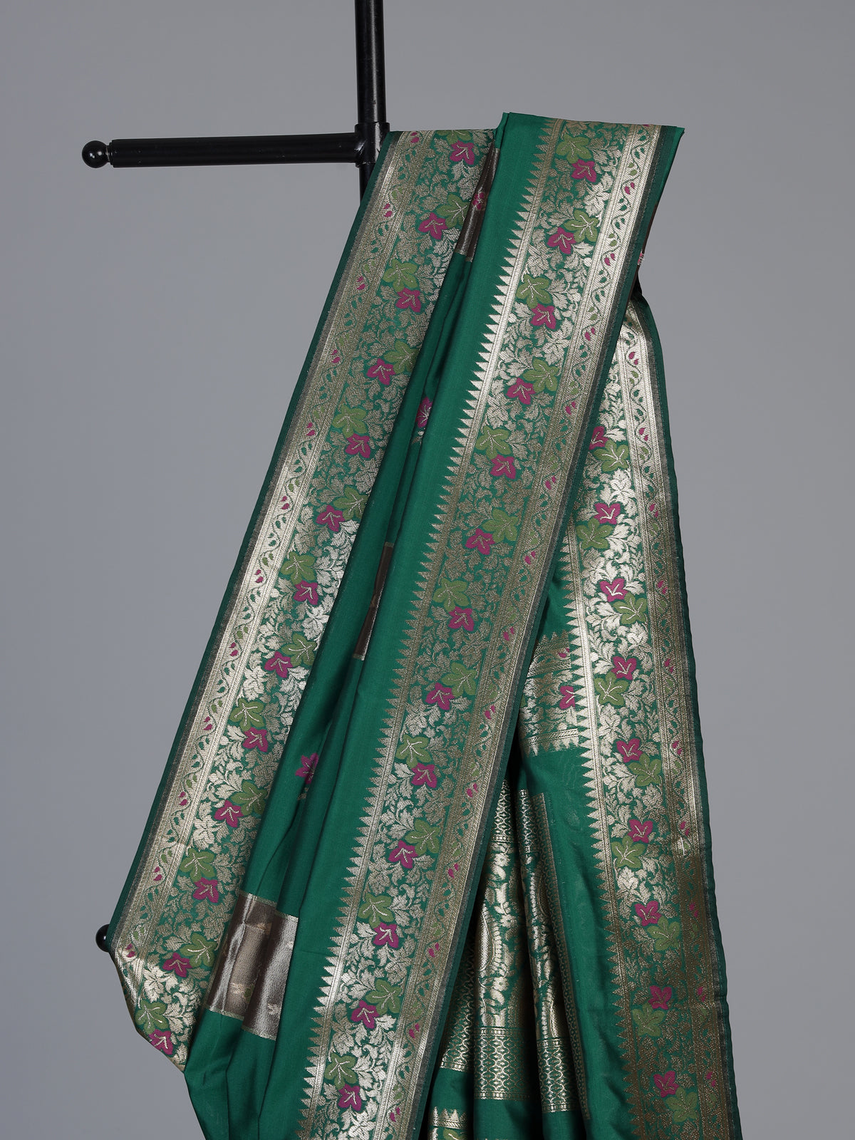 Green banarasi silk saree with floral butti zari work