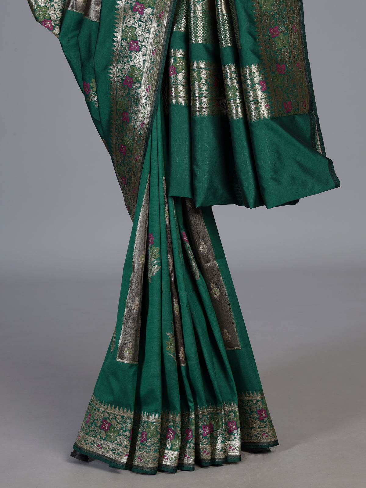 Green banarasi silk saree with floral butti zari work