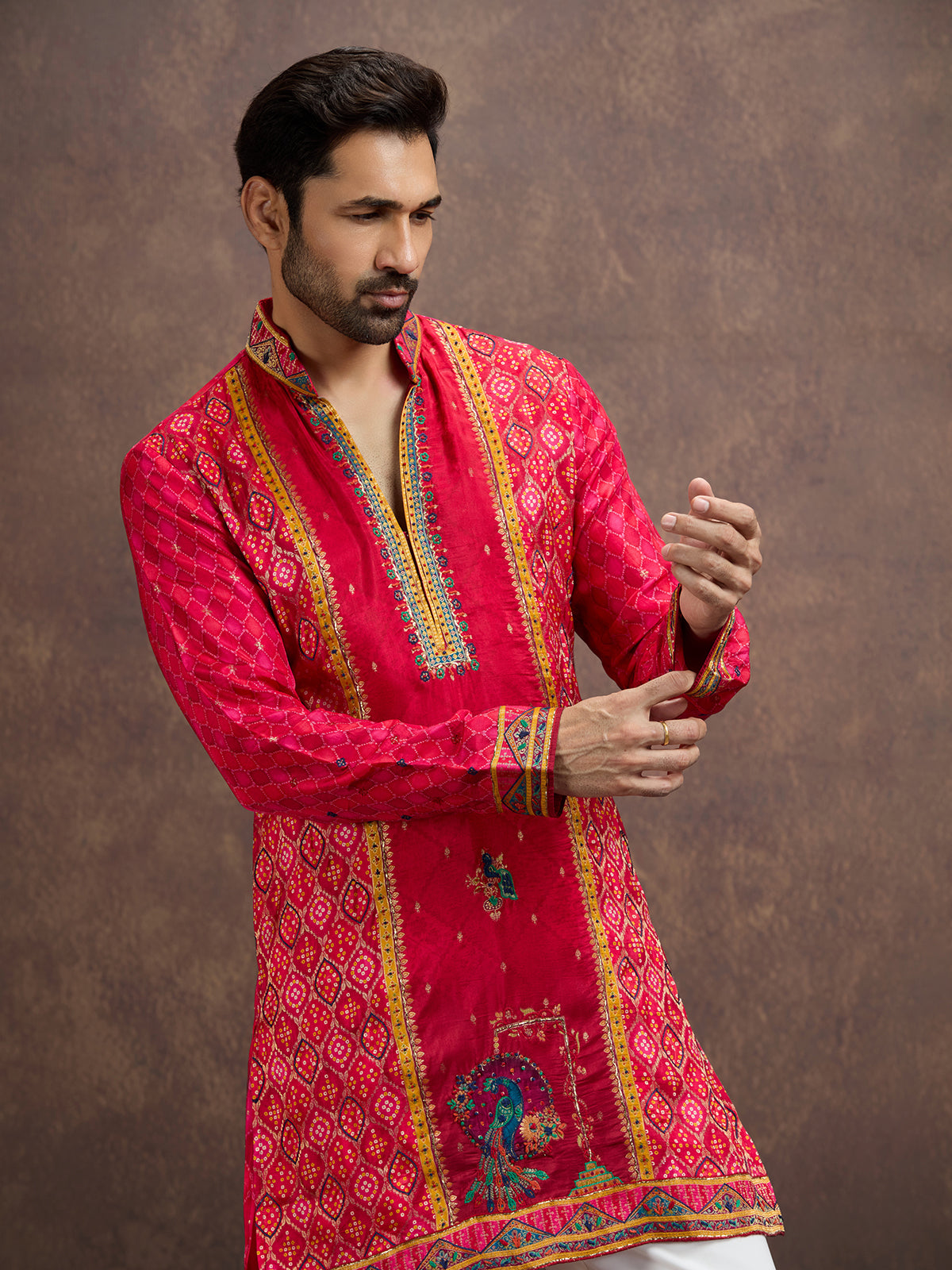 Red bandhani embroidered kurta pajama for men