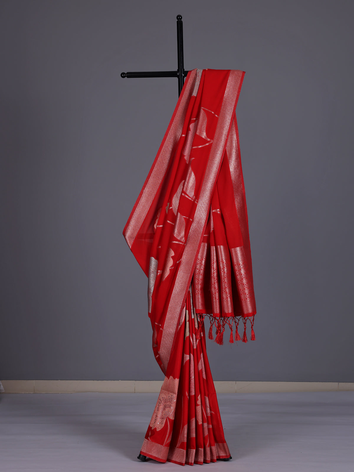 Red women floral silver zari saree