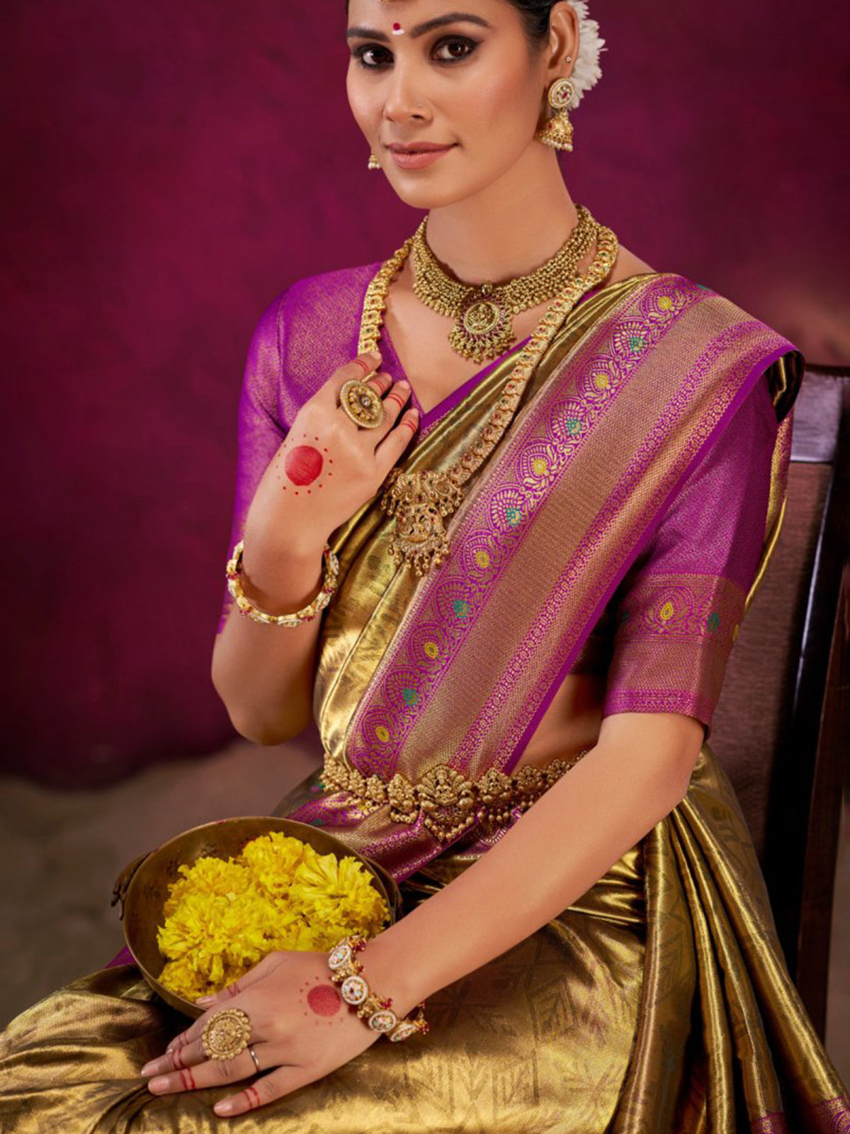 Graceful rani pink banarasi saree for women