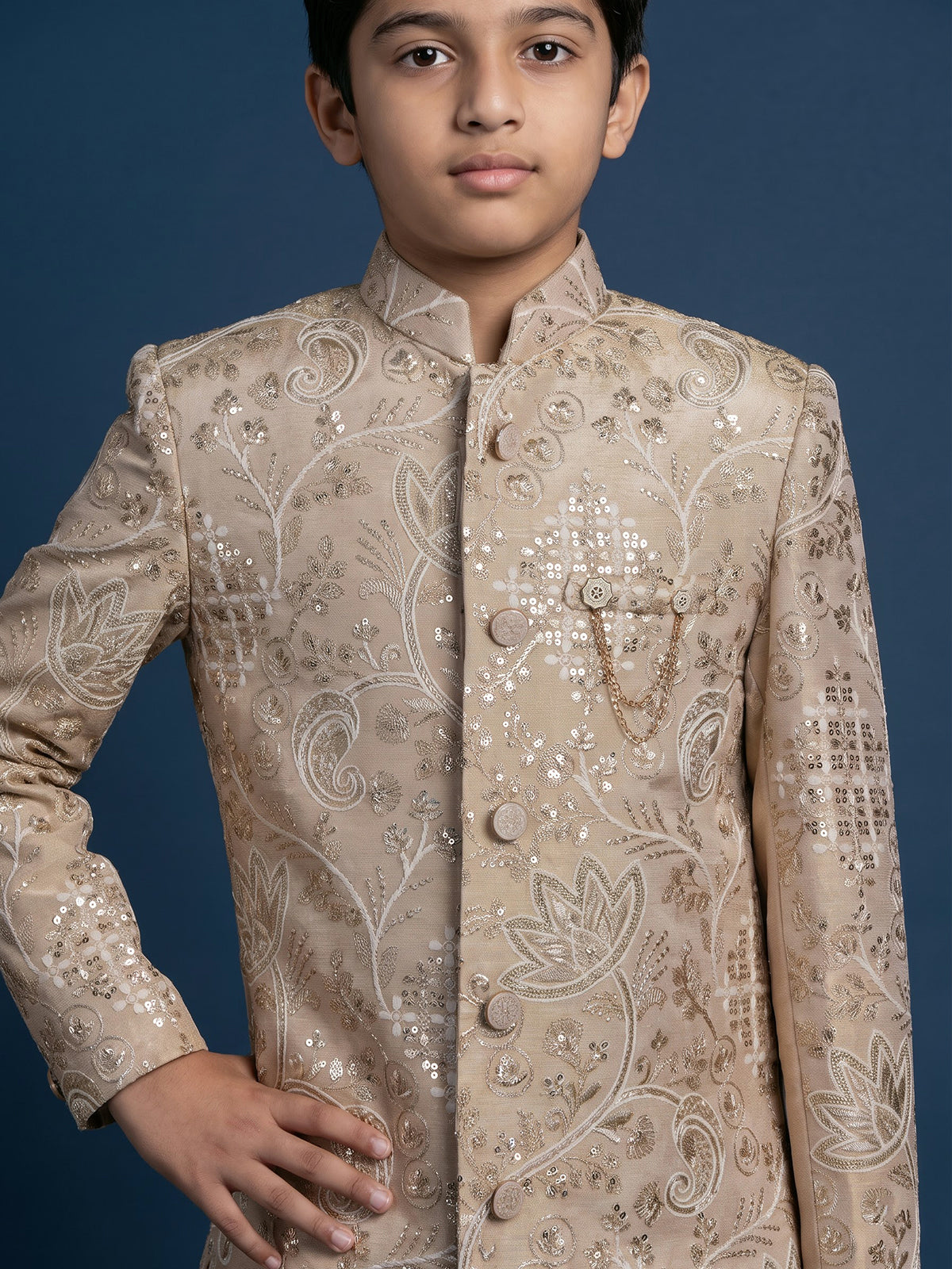 Beige silk blend indowestern set with embroidered brooch detailing