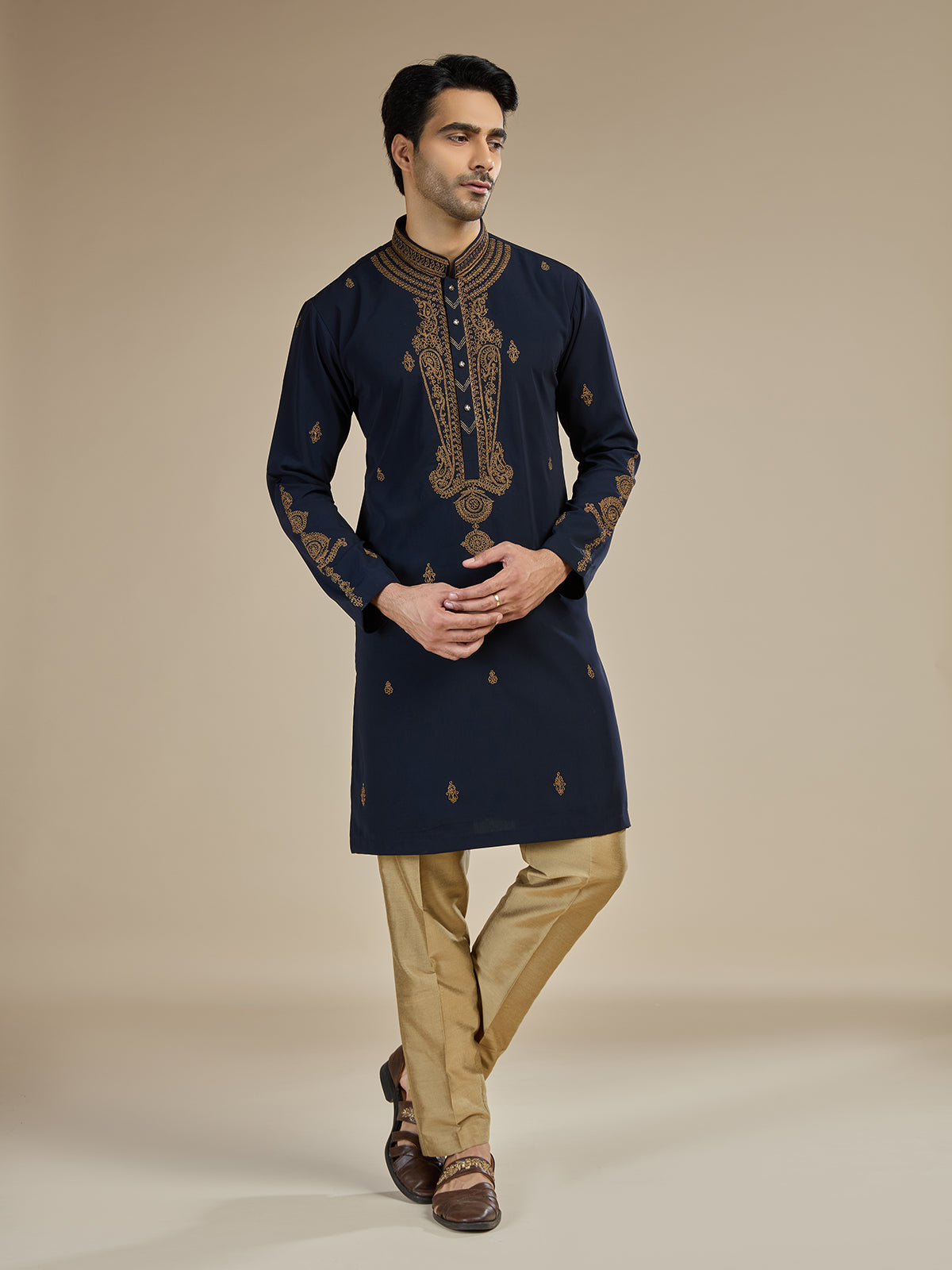 Navy blue men mughal jaal embroidered kurta suit