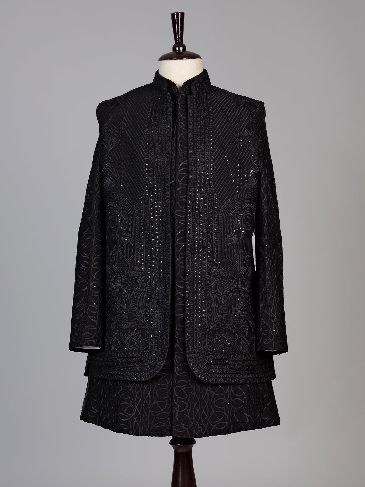 Black mens tone-on-tone jacket indo western