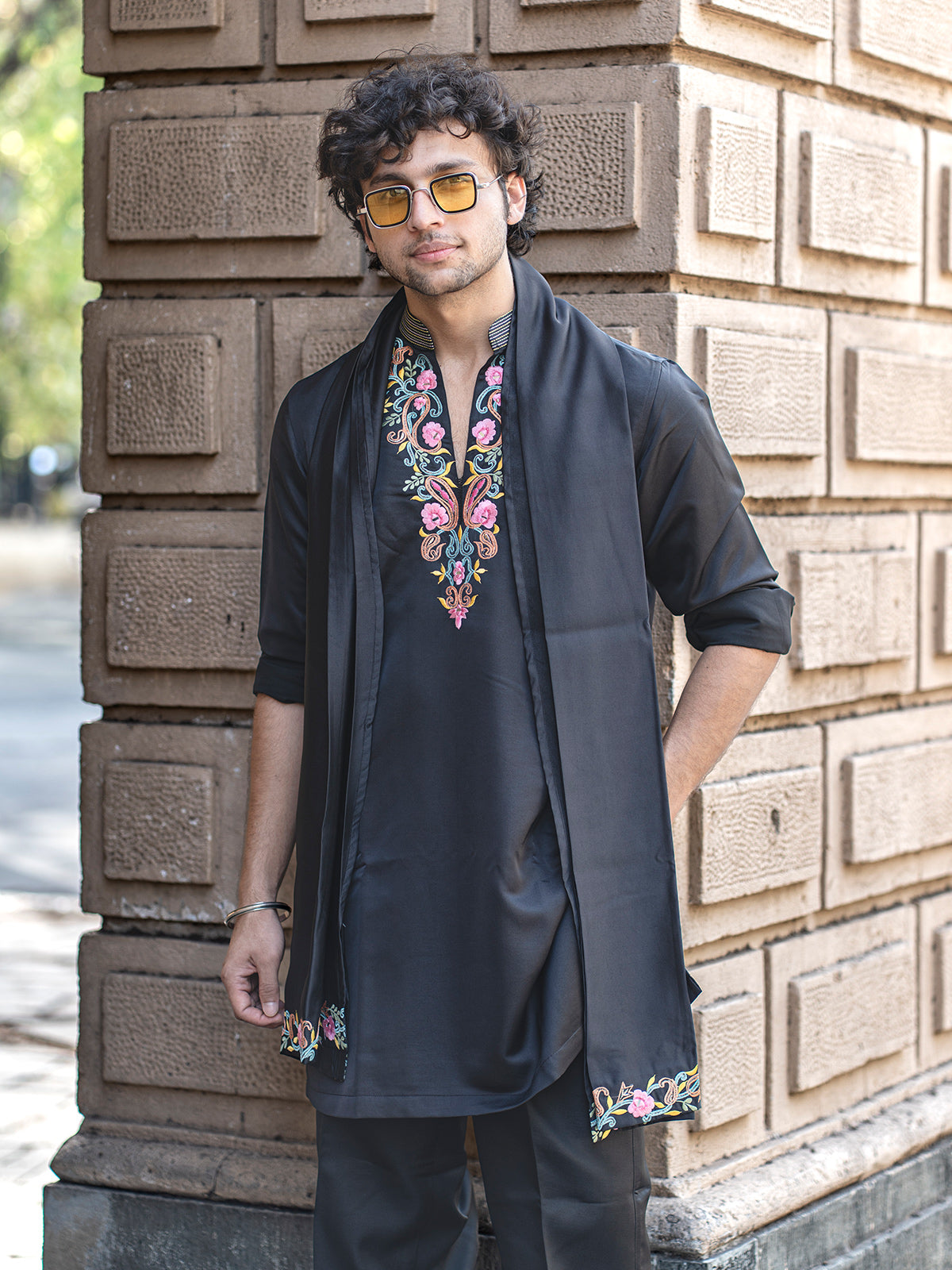 Black resham embroidered kurta suit for men