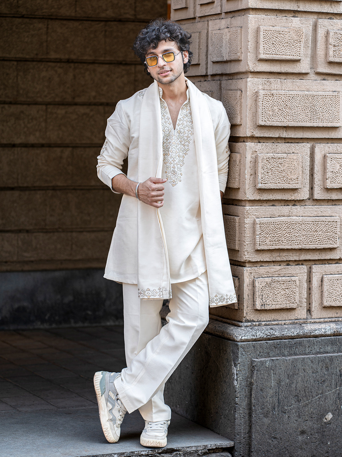 Off white geometric embroidered kurta suit for men