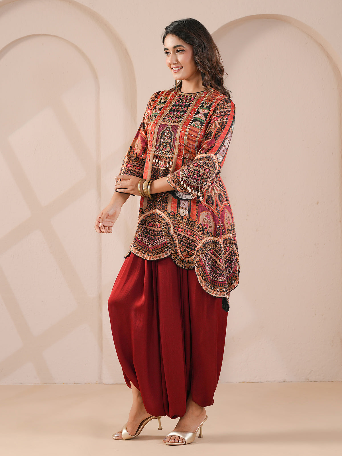 Maroon scalloped hem printed with harem indowestern suit