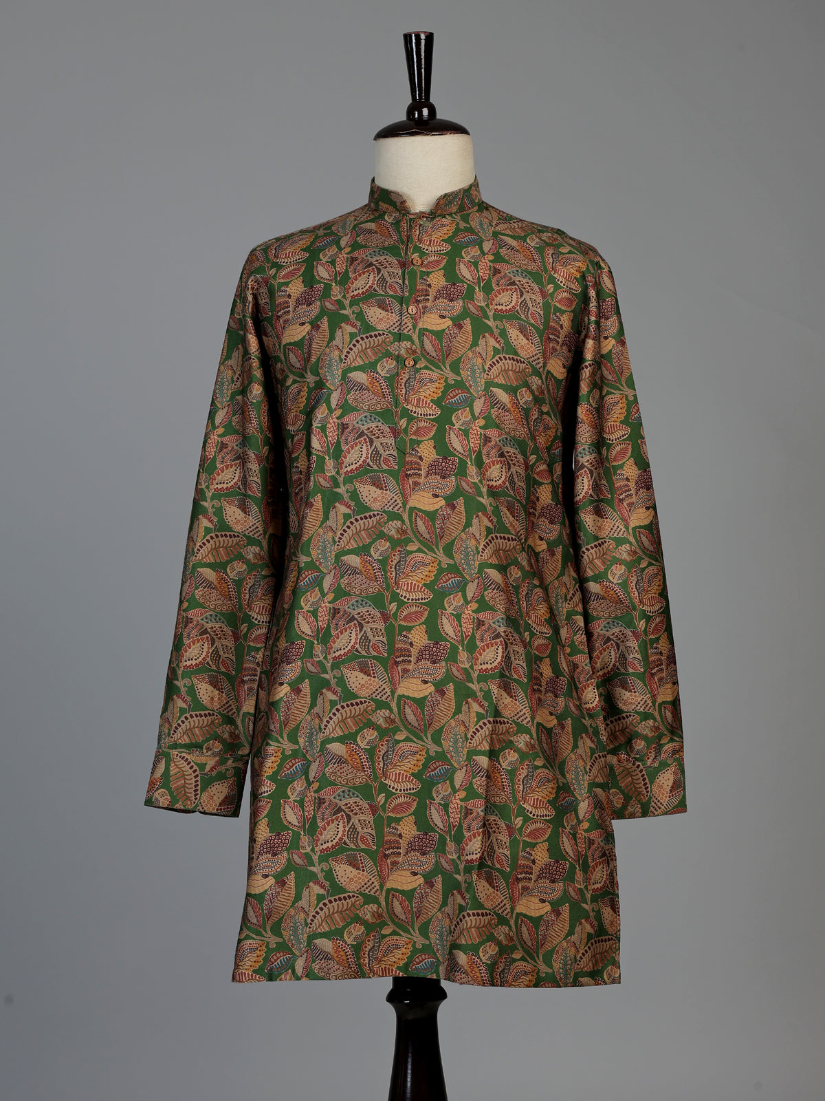 Green silk mens kurta suit with stylish printed detailing