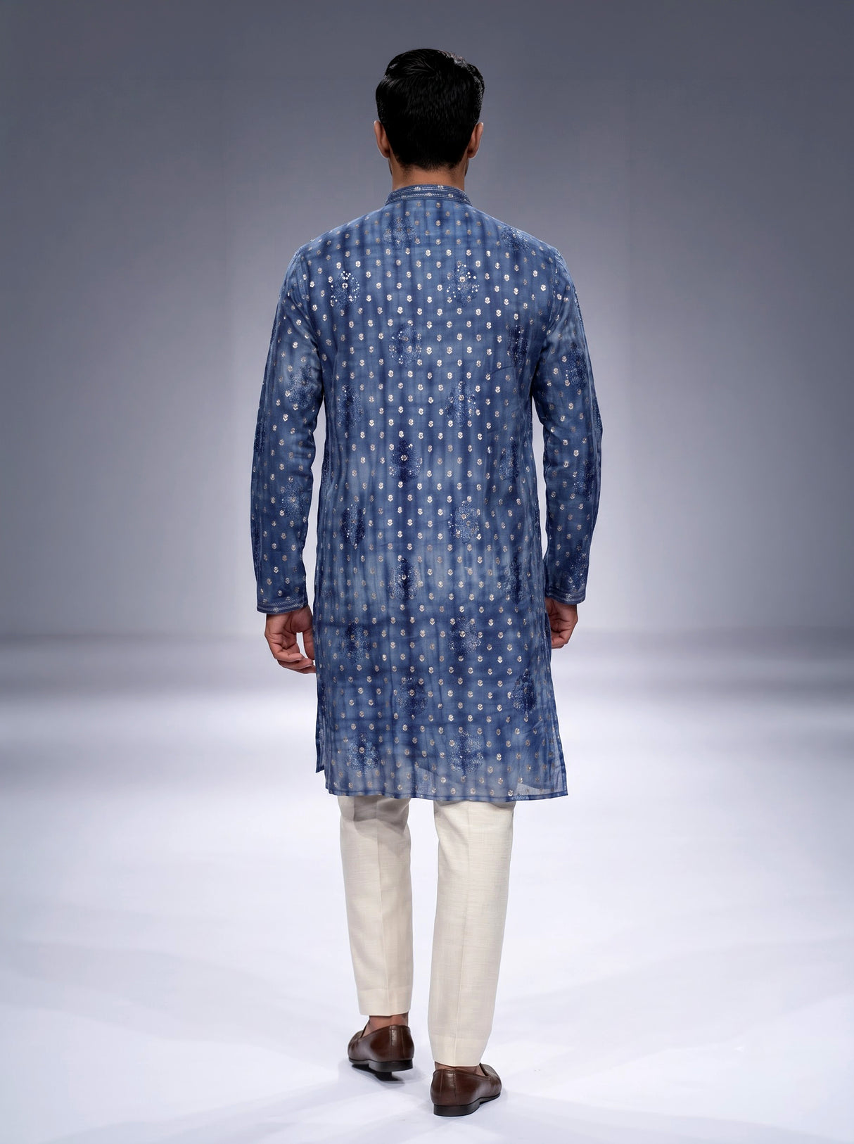 Blue silk mens kurta suit with shaded finish and zari butti work