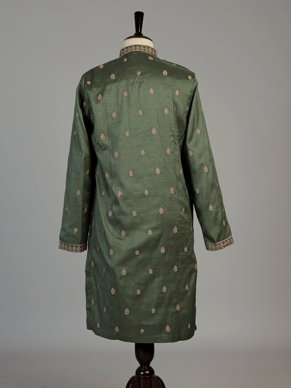 Green silk blend mens kurta suit with intricate butti detailing