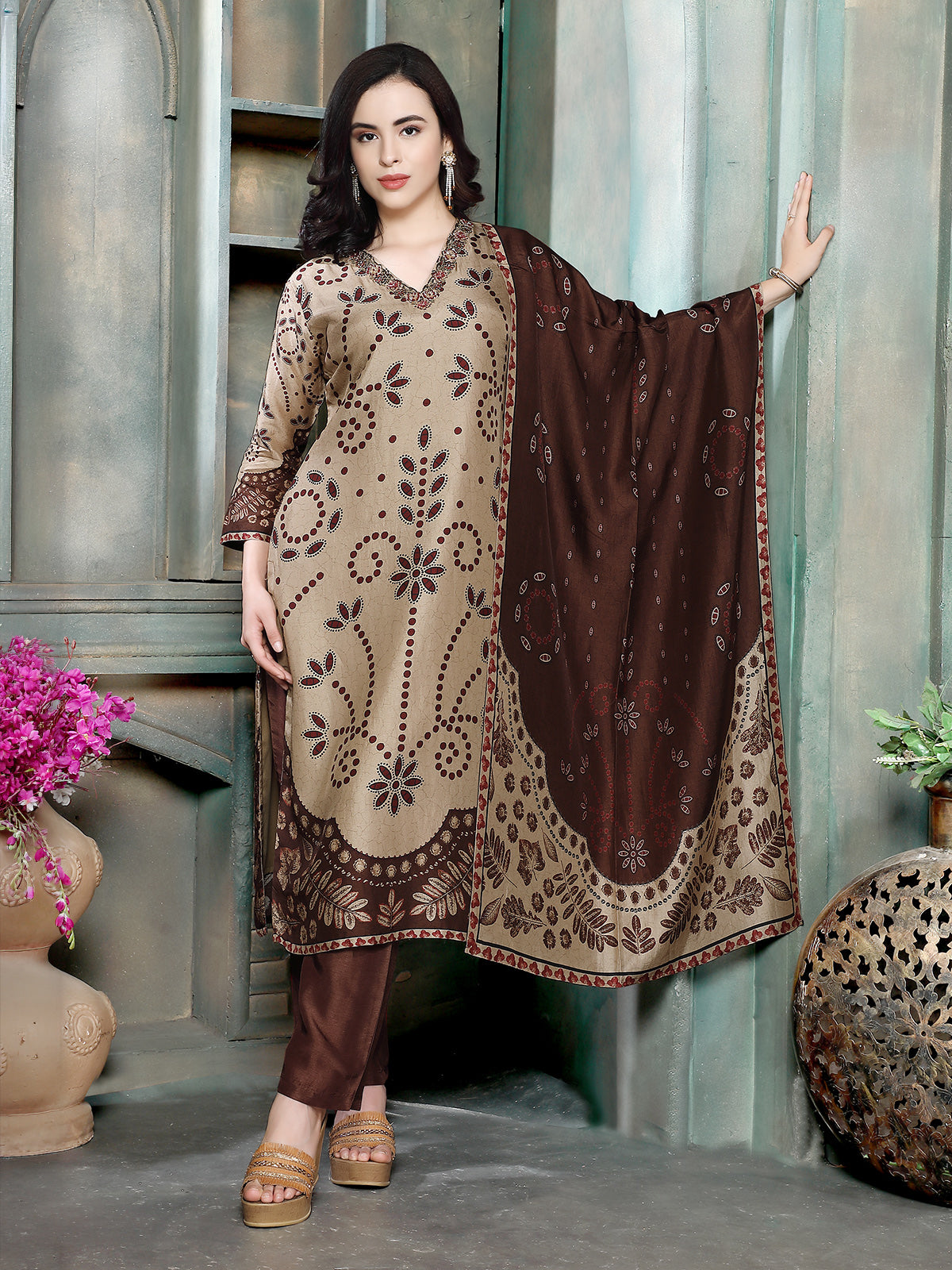 Chocolate brown bandhani printed women kurti set