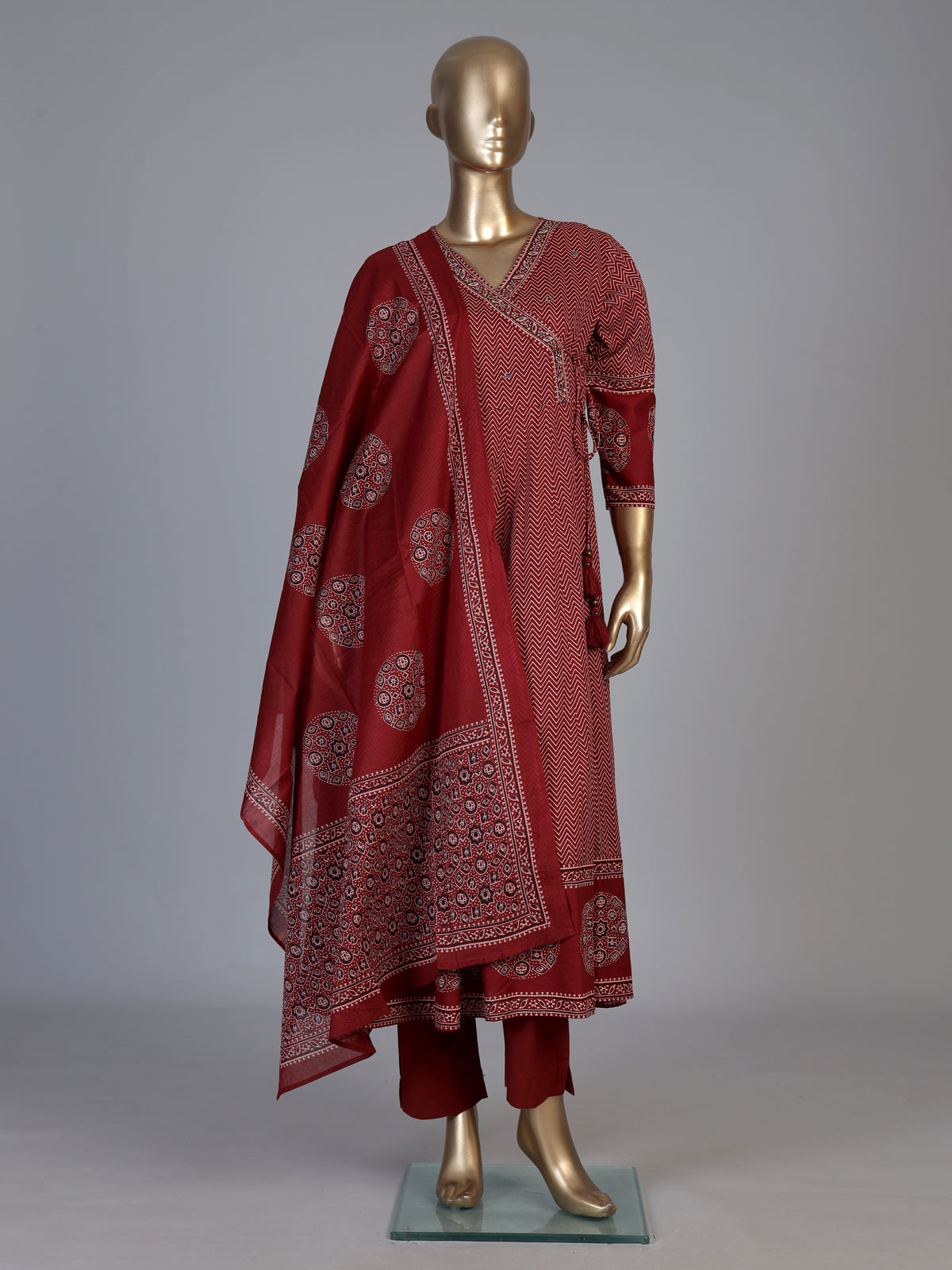 Red cotton blend embellished printed kurti set
