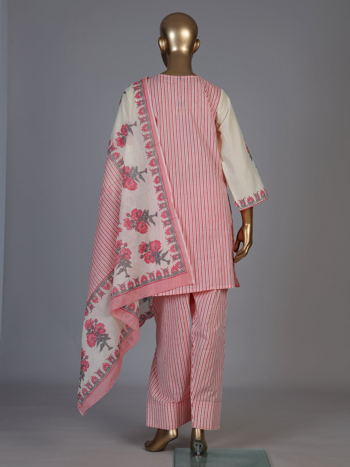 Pink cotton blend salwar suit with graceful floral printed styling