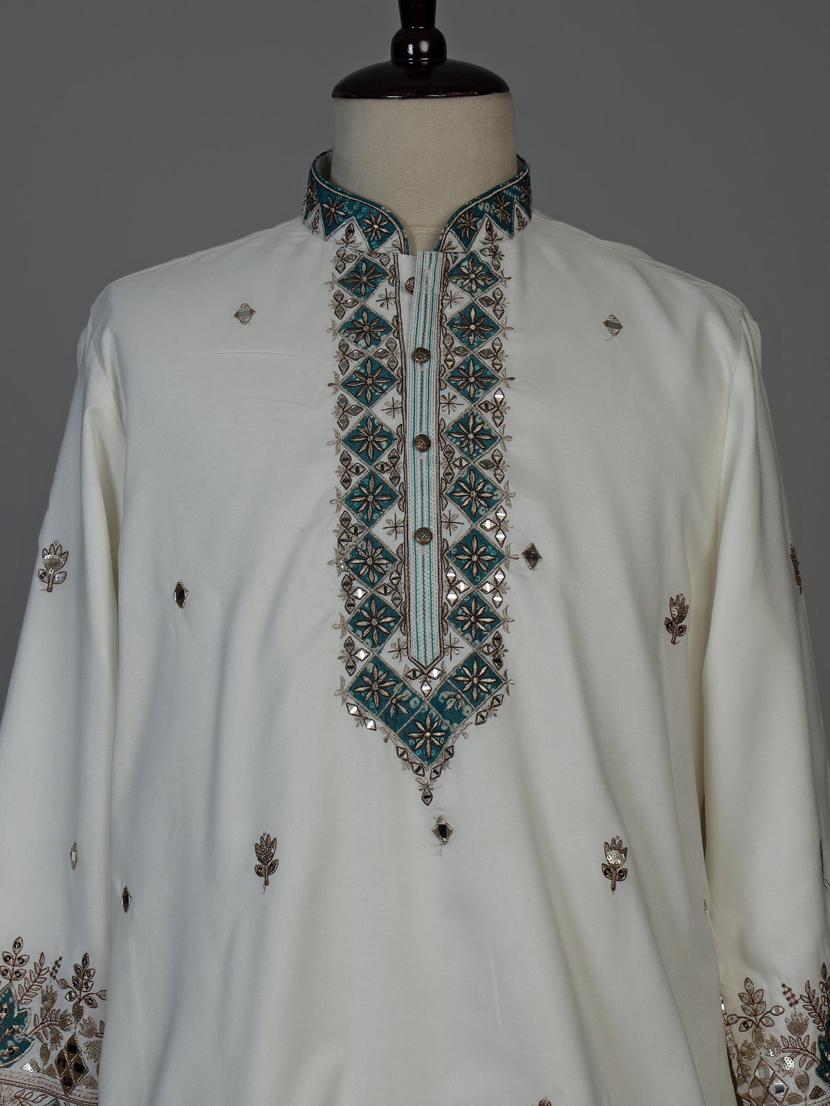 Ivory-white silk blend men kurta suit with teal bandhani stole