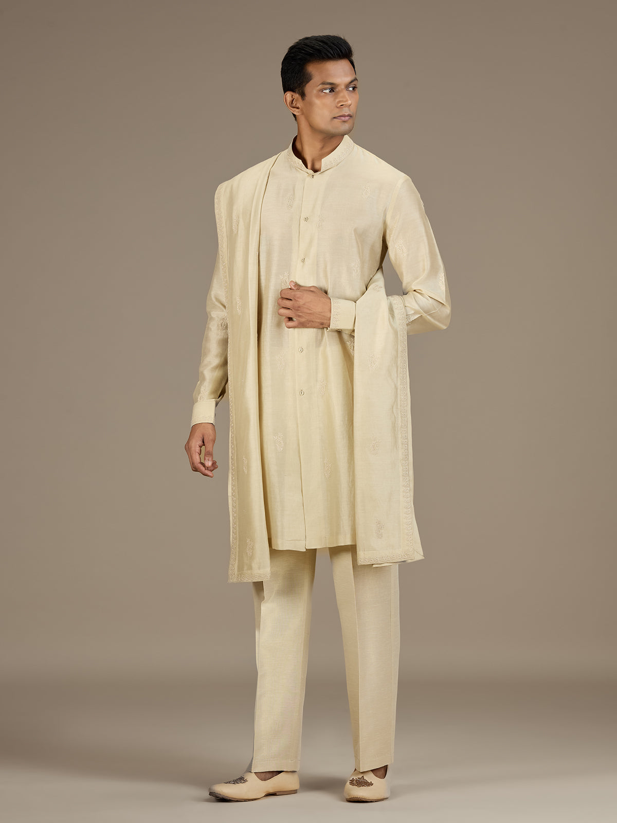 Cream mens heritage embroidered kurta suit with dupatta