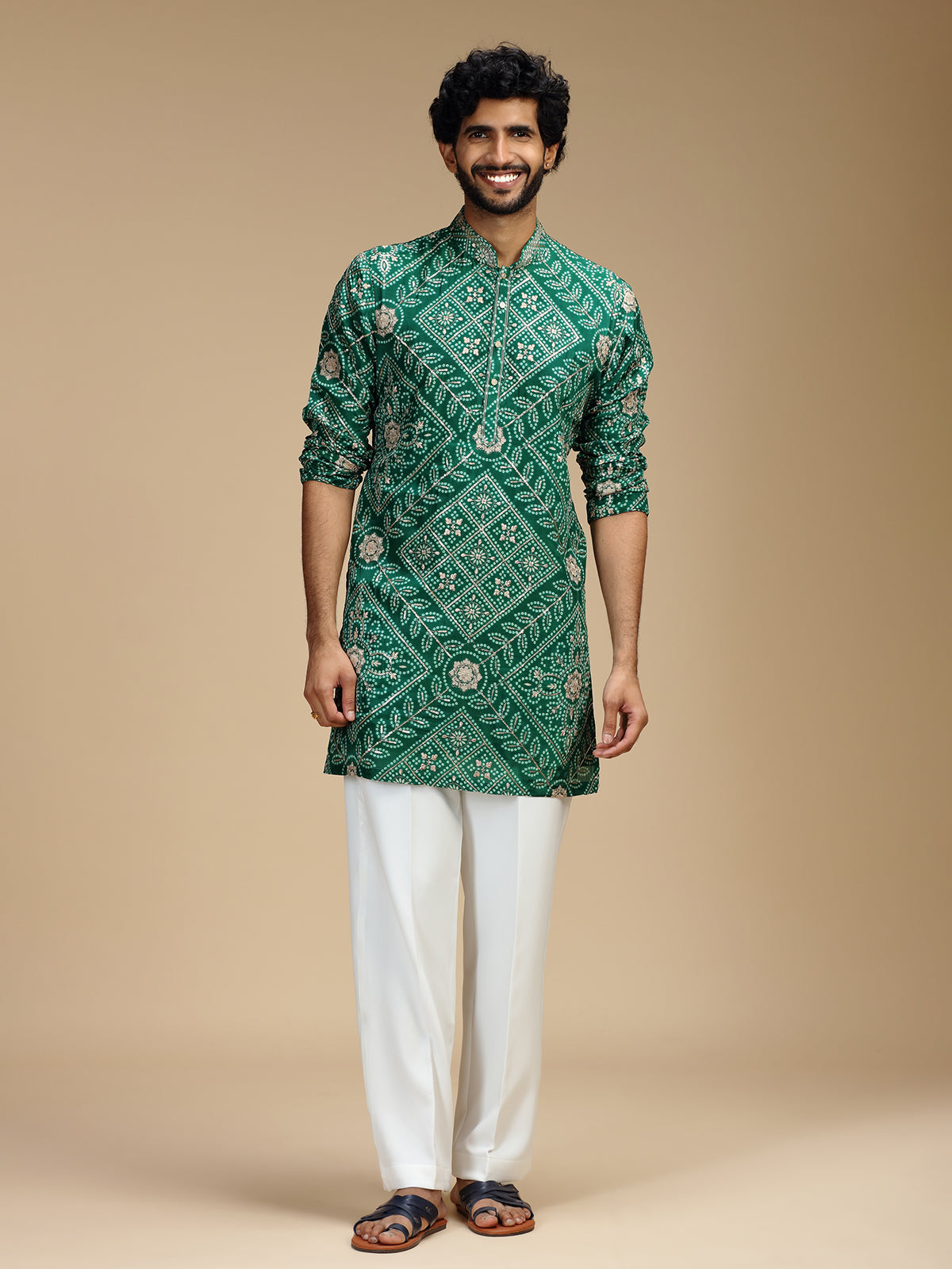 Green pure crepe mens kurta suit with bandhani print