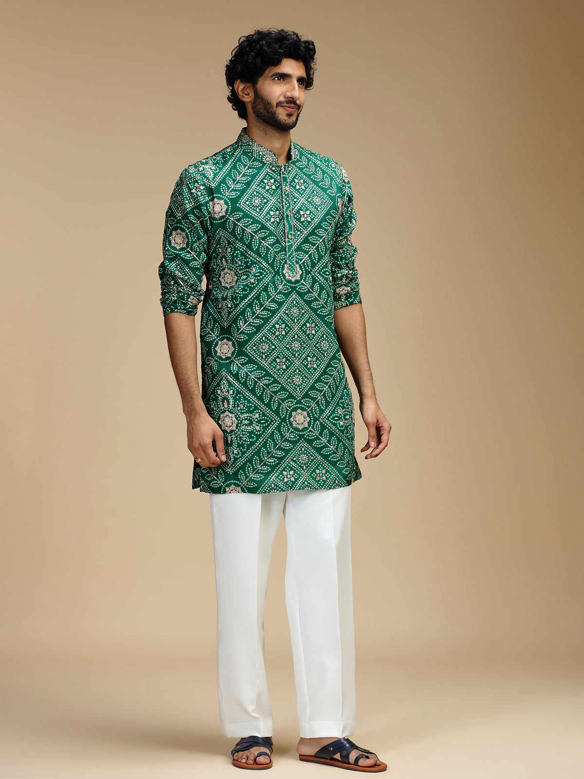 Green pure crepe mens kurta suit with bandhani print