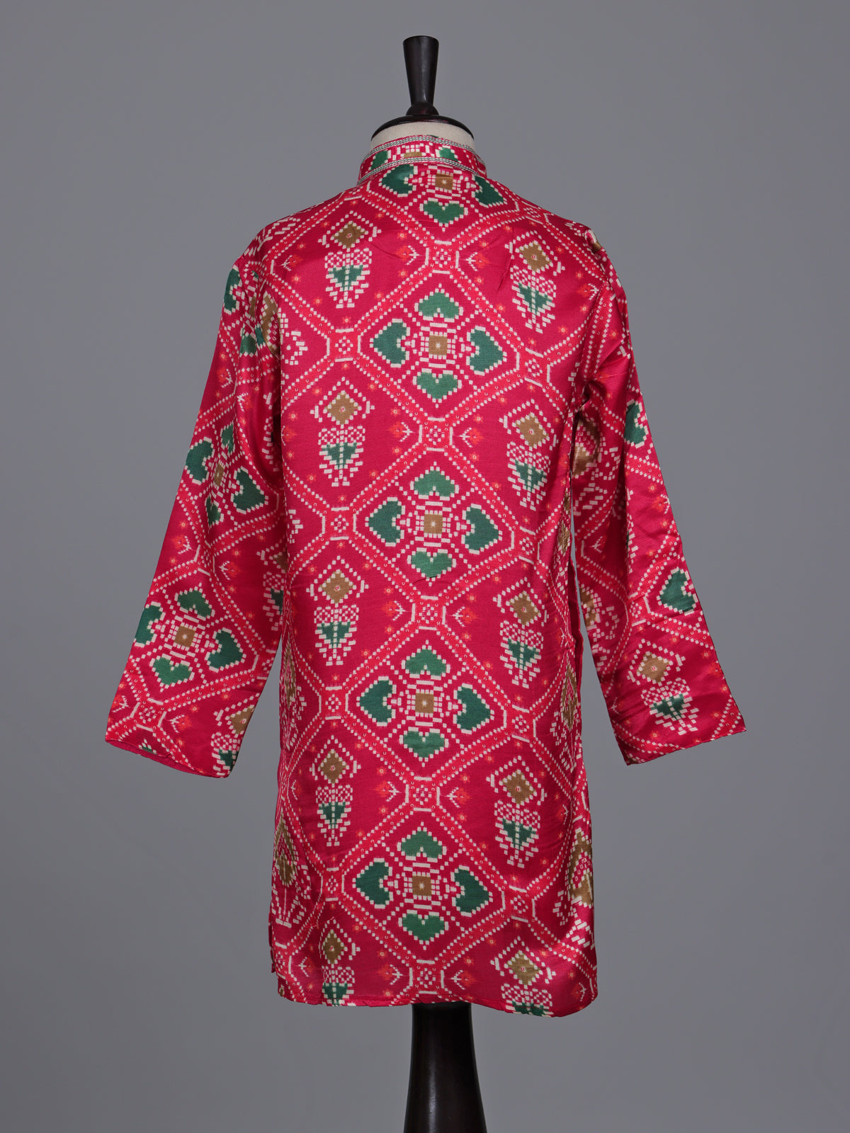 Rani pink boys Patola kurta suit with traditional printed design