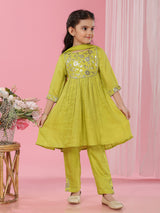 Green pleated girls pant suit