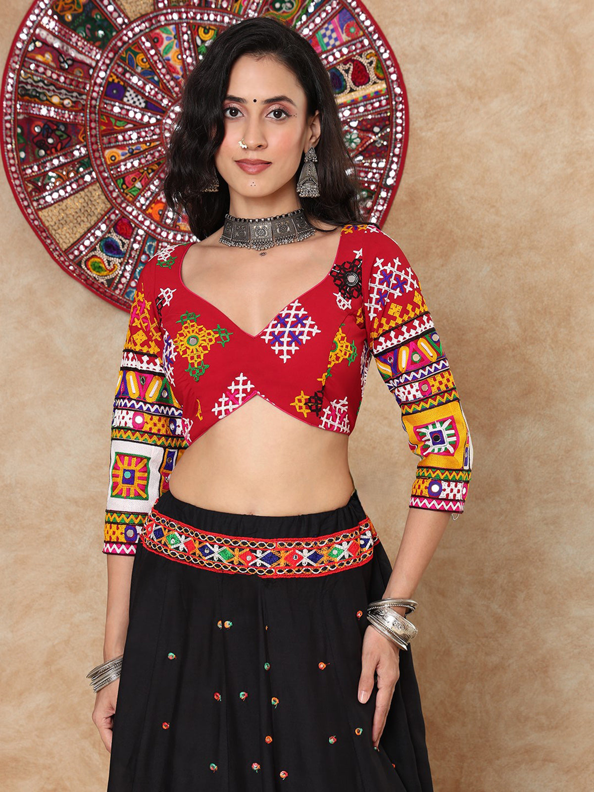 Maroon thread mirror work sweetheart quarter sleeve blouse design