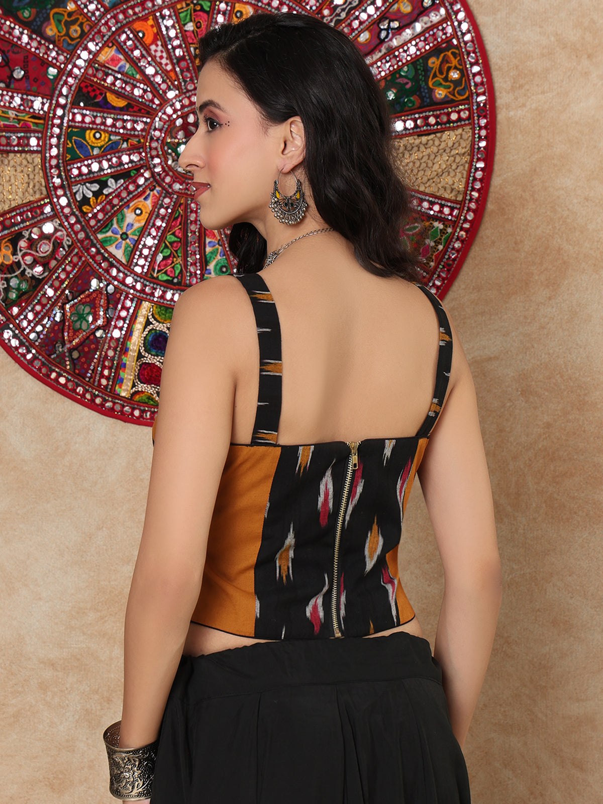 Black printed sweetheart sleeveless cotton blouse with back opening