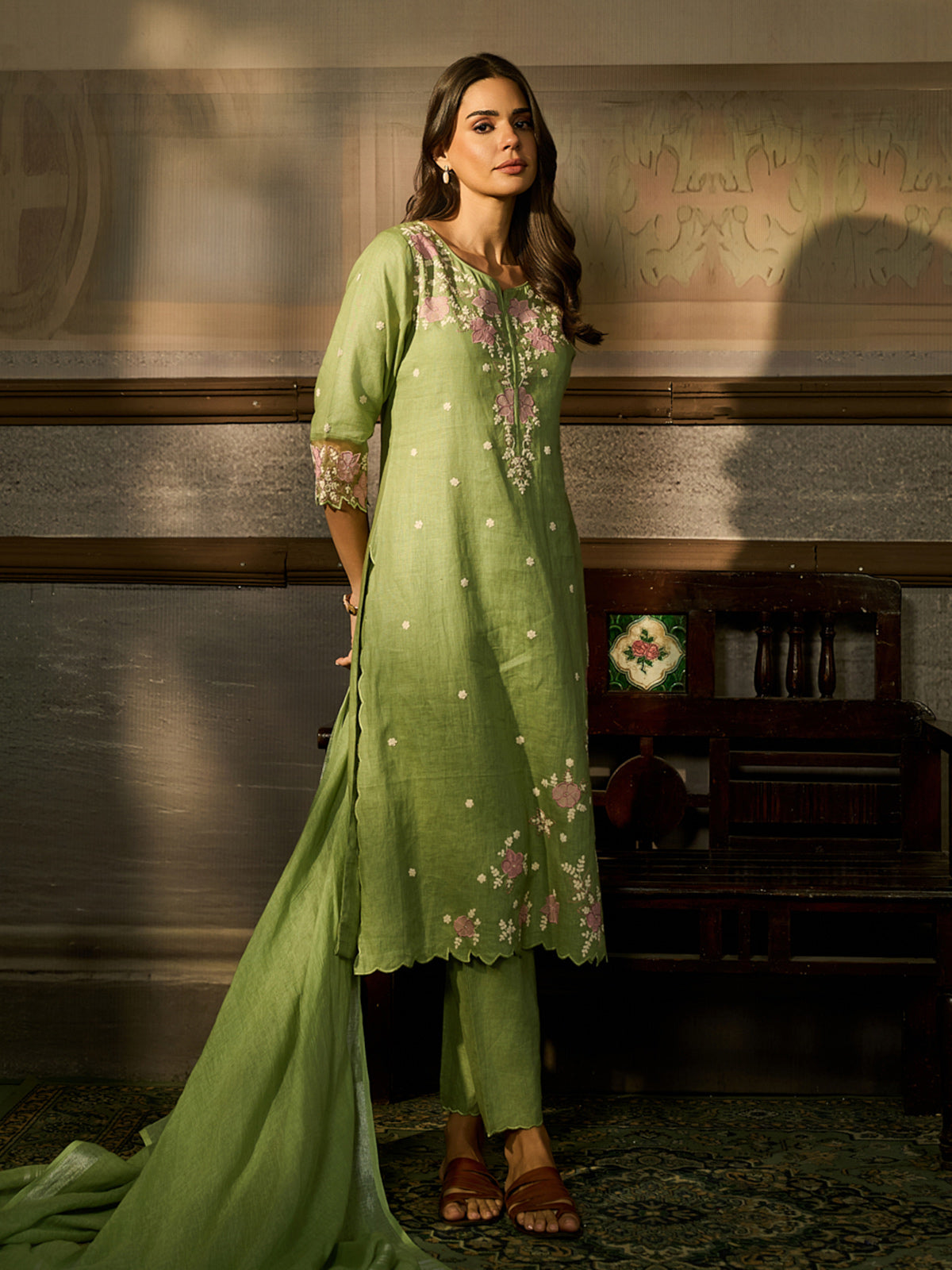 Green floral threadwork straight cut women kurti set