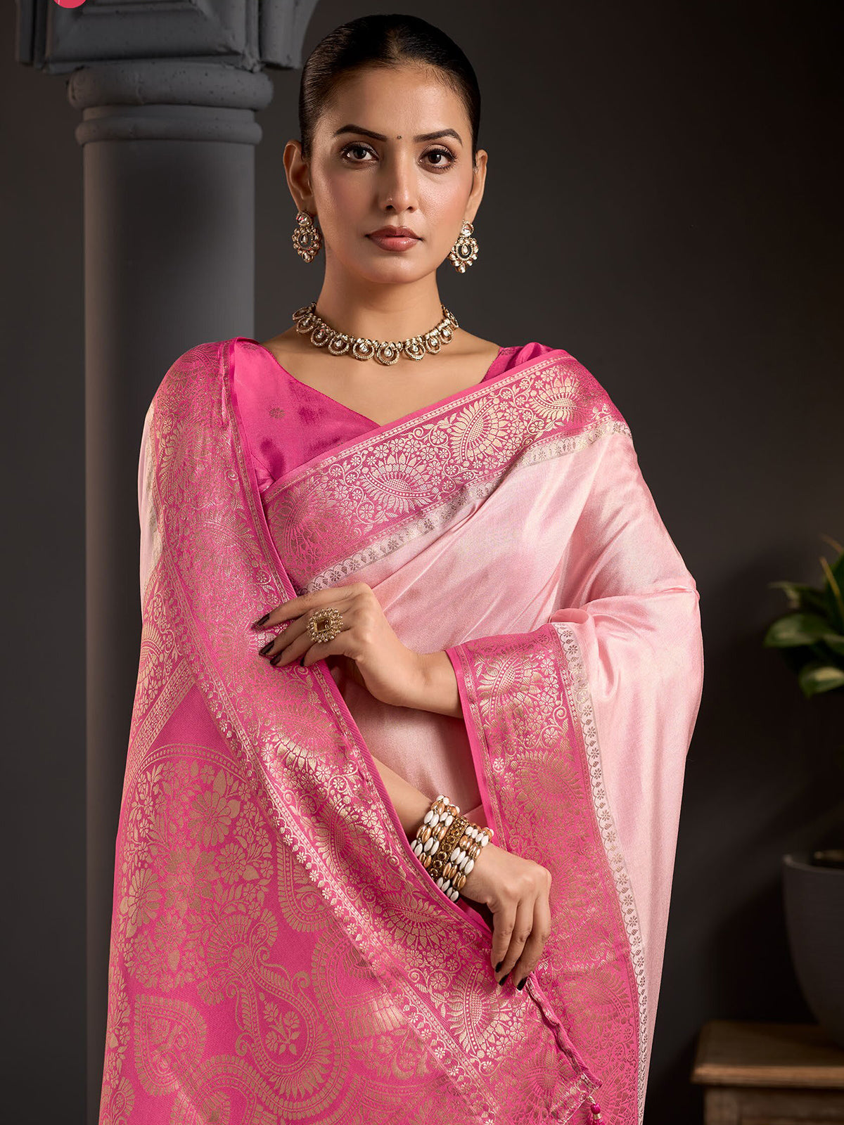 Pink floral medallion border women saree