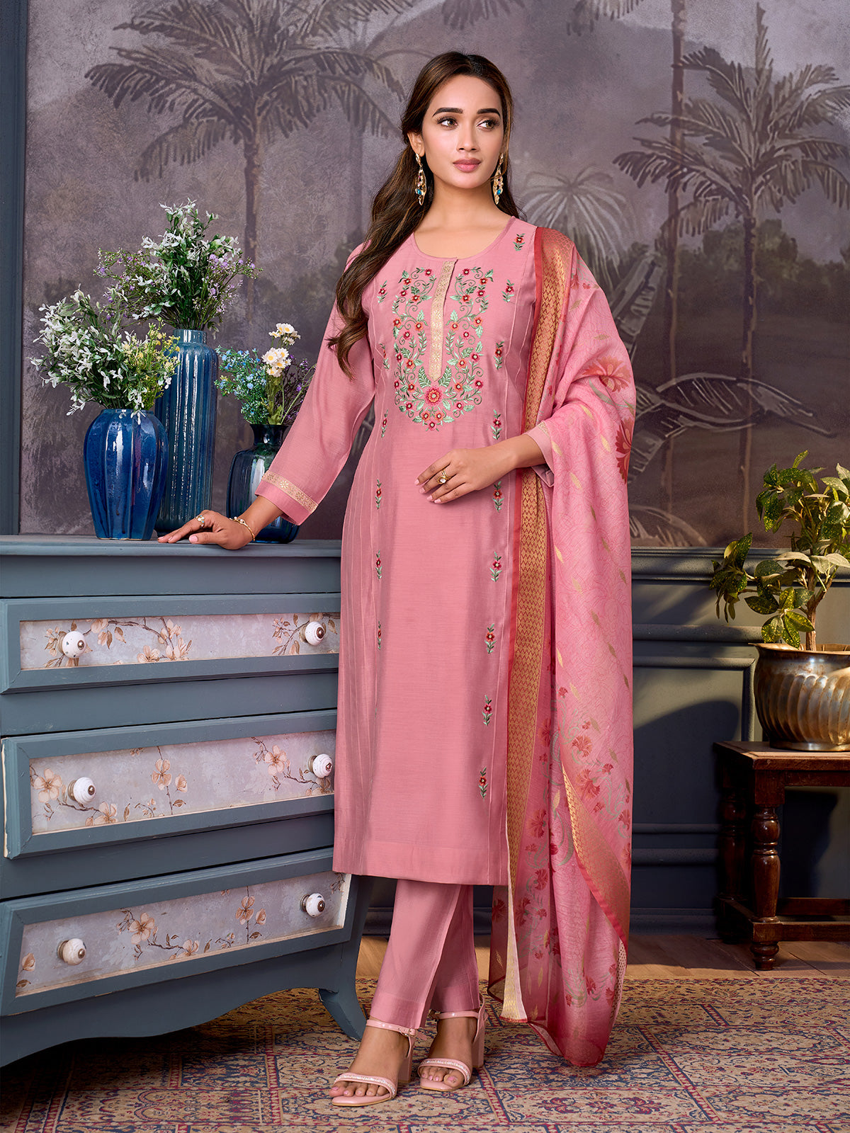 Pink floral thread women pant suit