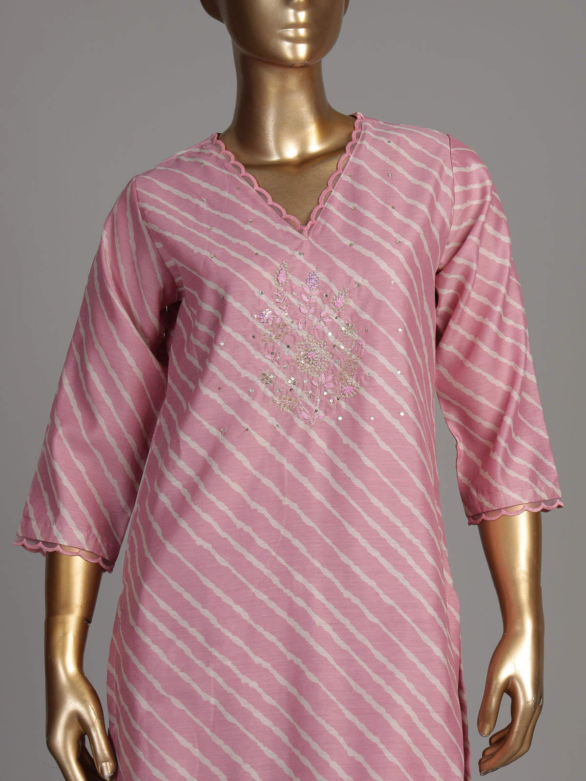 Pink Leheriya scallop neck women kurti set