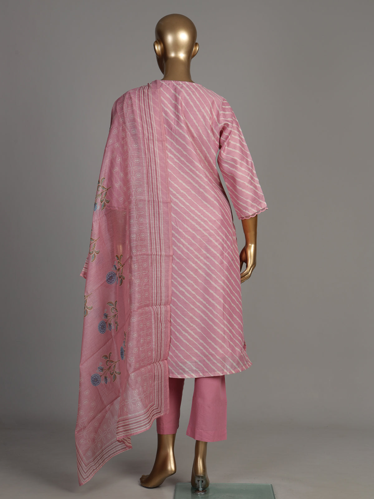 Pink Leheriya scallop neck women kurti set