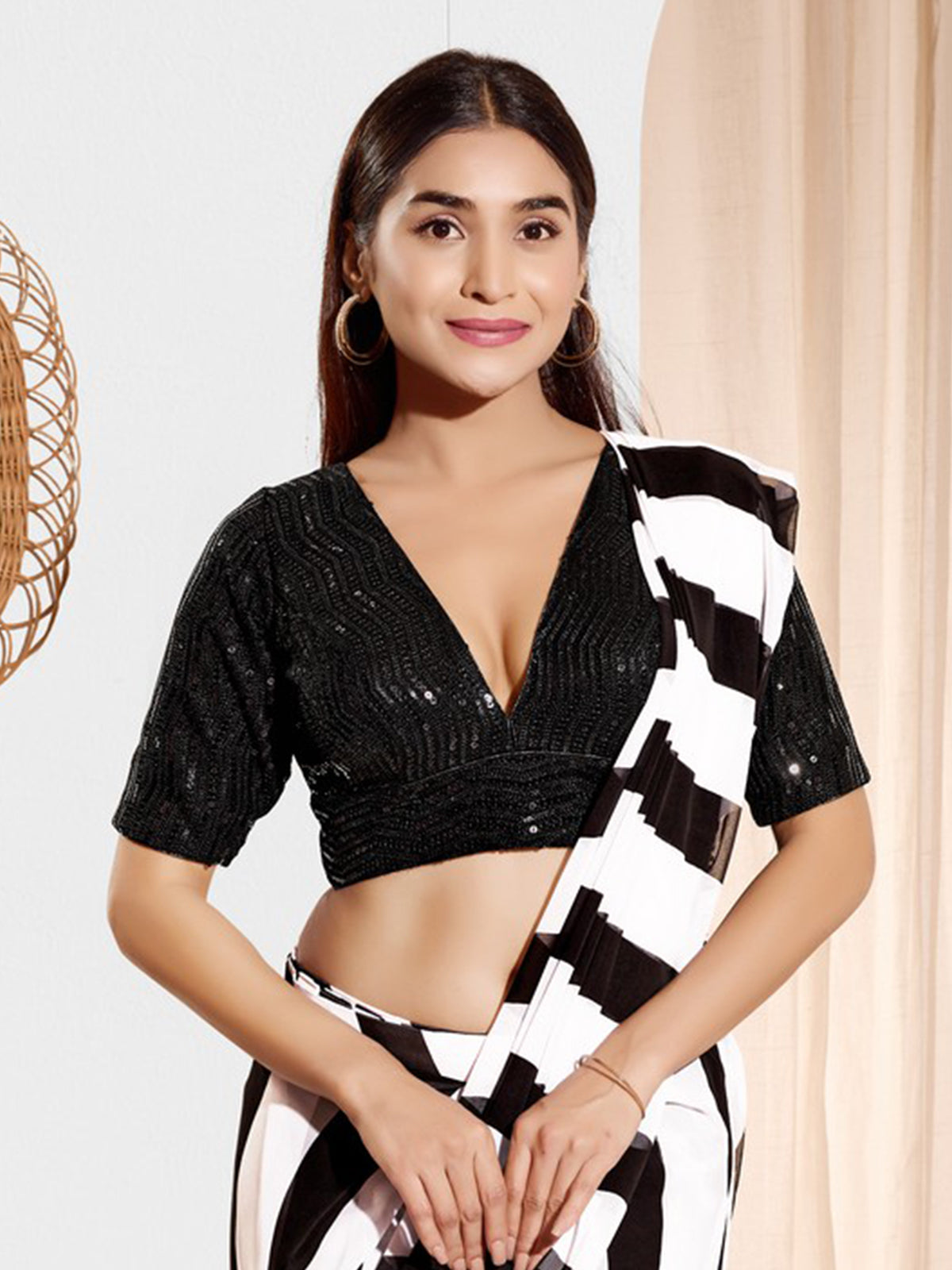Black sequins v-neck back open elbow sleeve blouse