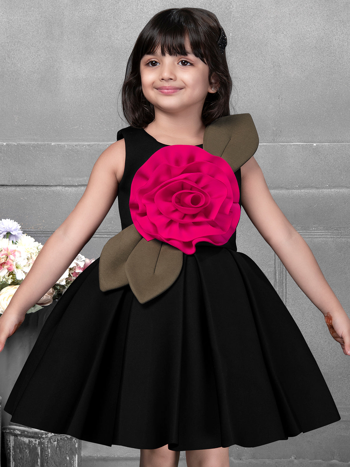 Chic black satin frock with sleeveless round neck