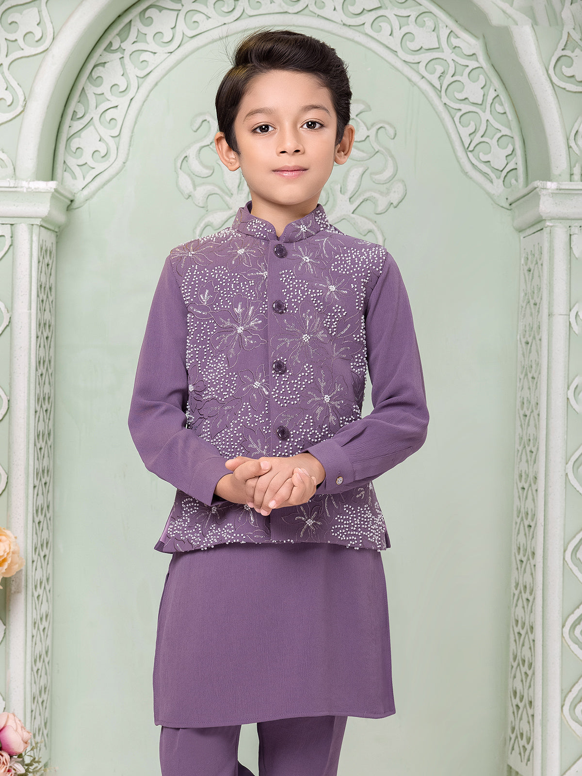 Light purple georgette waistcoat set with fine embellishment